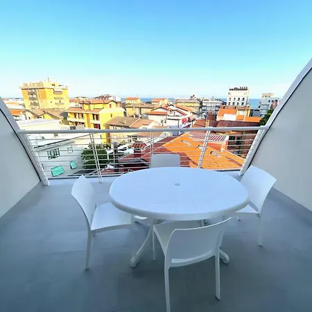 Woody Green Penthouse Sea View - Agenzia Cocal Caorle Exterior foto