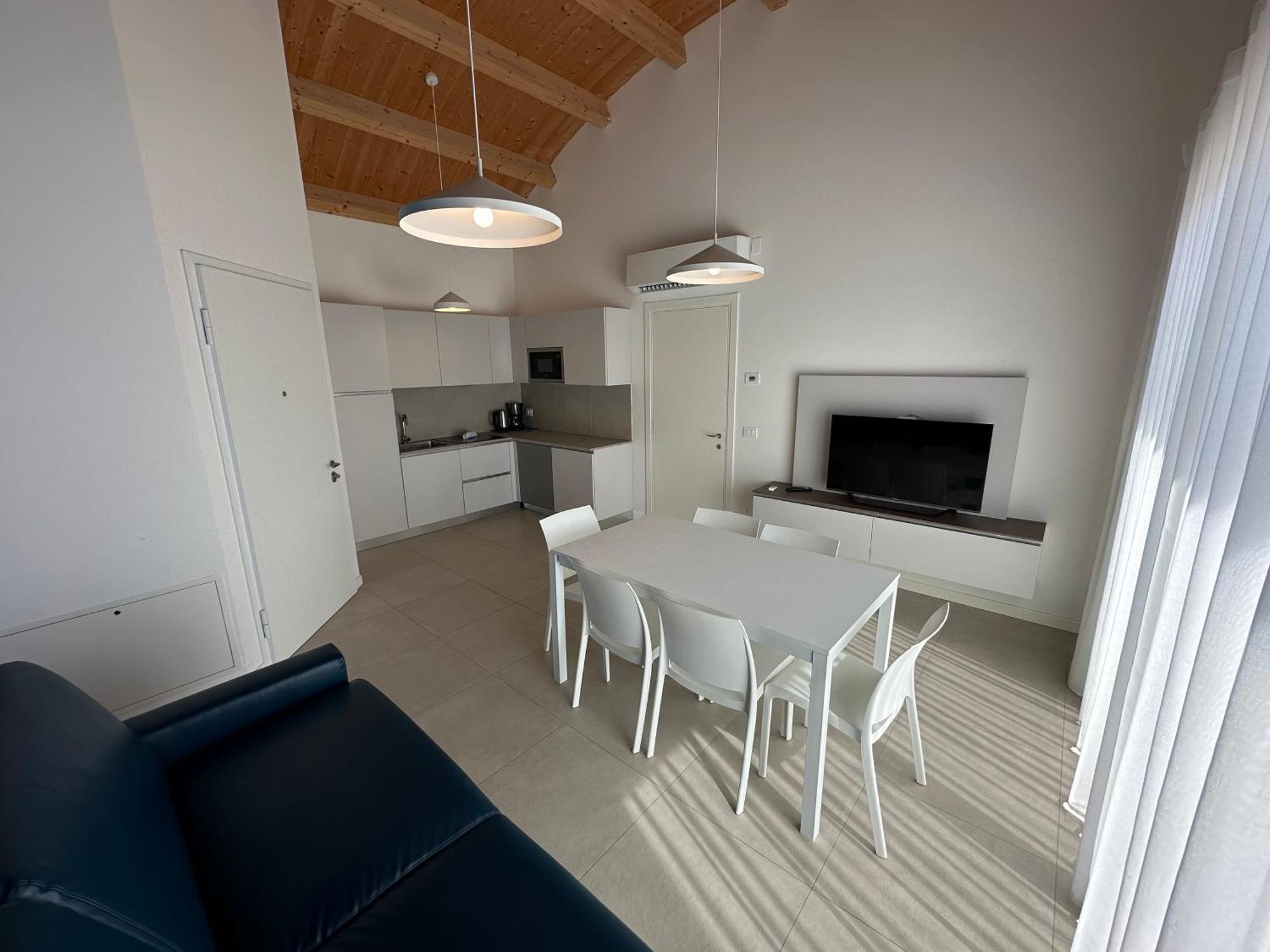 Woody Penthouse Sea View - Agenzia Cocal Apartment