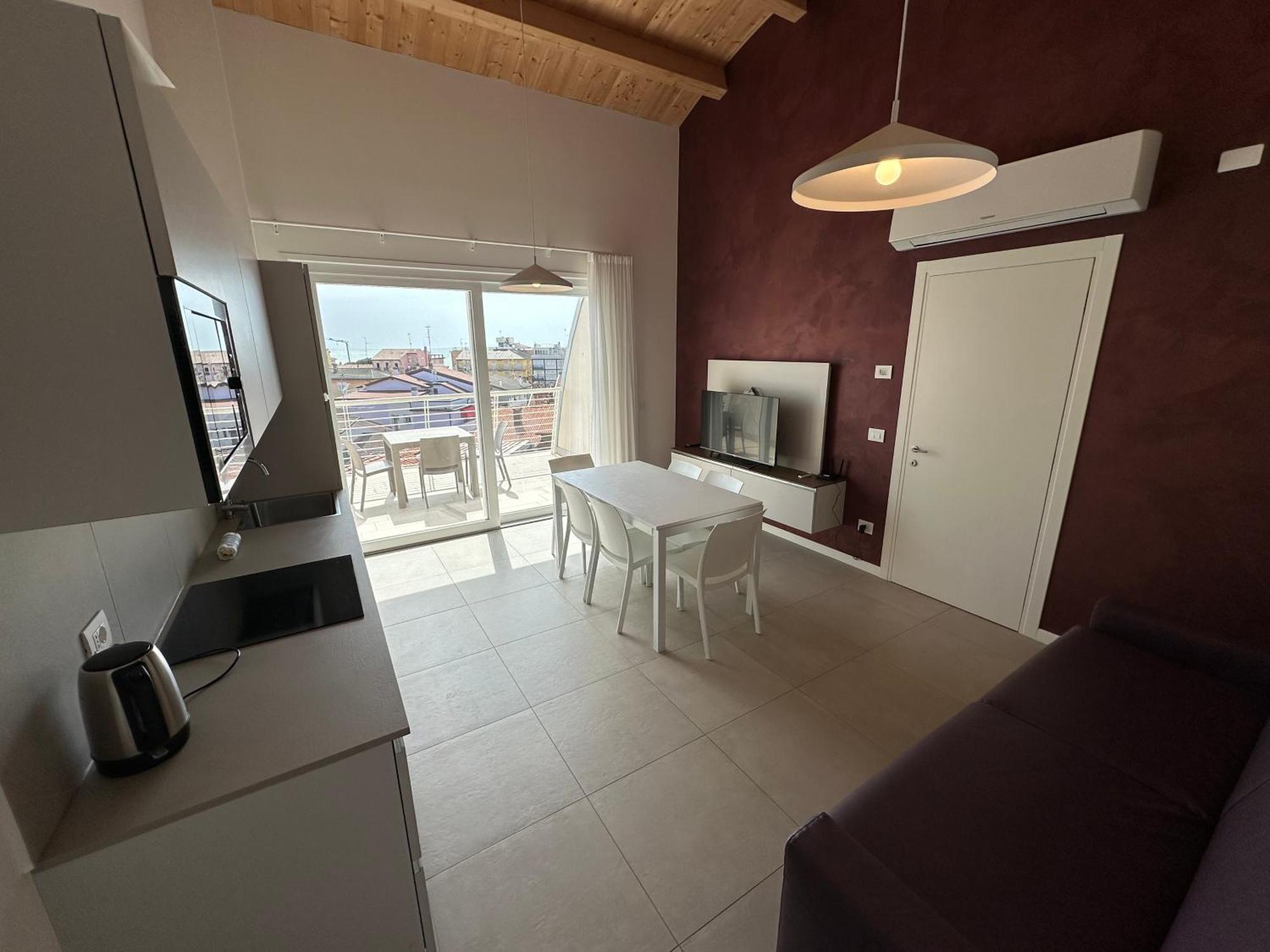 Woody Penthouse Sea View - Agenzia Cocal *